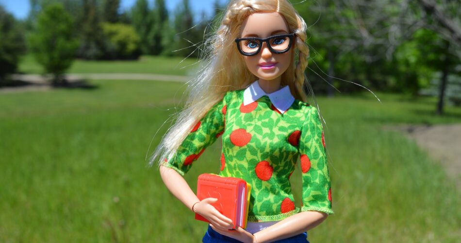 Barbie Nerd